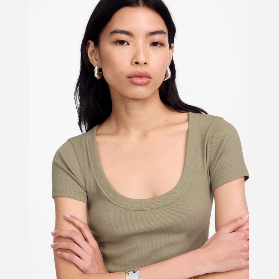 olive madewell regenerative baumwolle gerippte scoopneck womens t-shirts